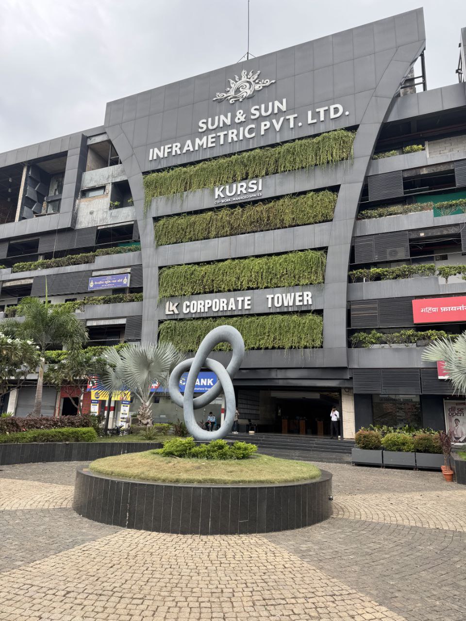 photo_6084735384802757449_y